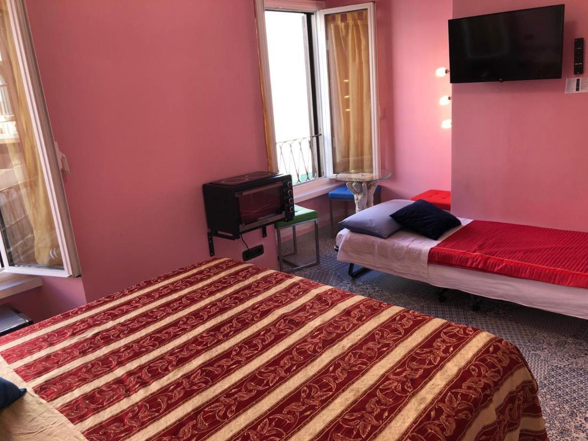 S.P.T. Bed & Breakfast โรม ภายนอก รูปภาพ